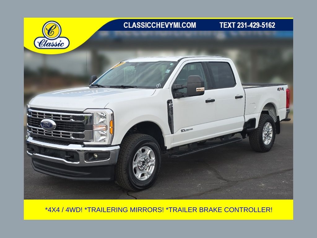 Oxford White 2025 Ford F-250 Super Duty Pickup Truck Four-Wheel Drive Automatic
