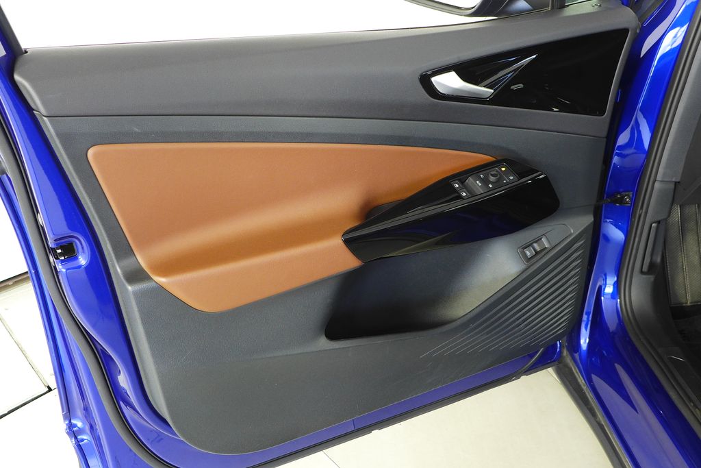 2021 Volkswagen ID.4 Pro S 11