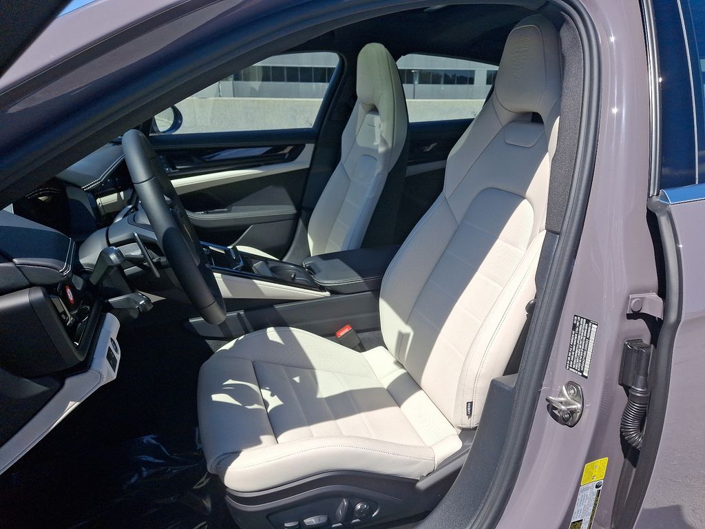 Thumbnail: 2025 Porsche Panamera - 15