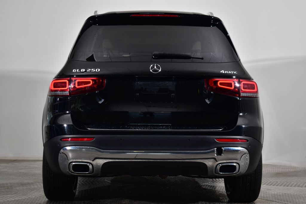 Thumbnail: 2021 Mercedes-Benz GLB - 4