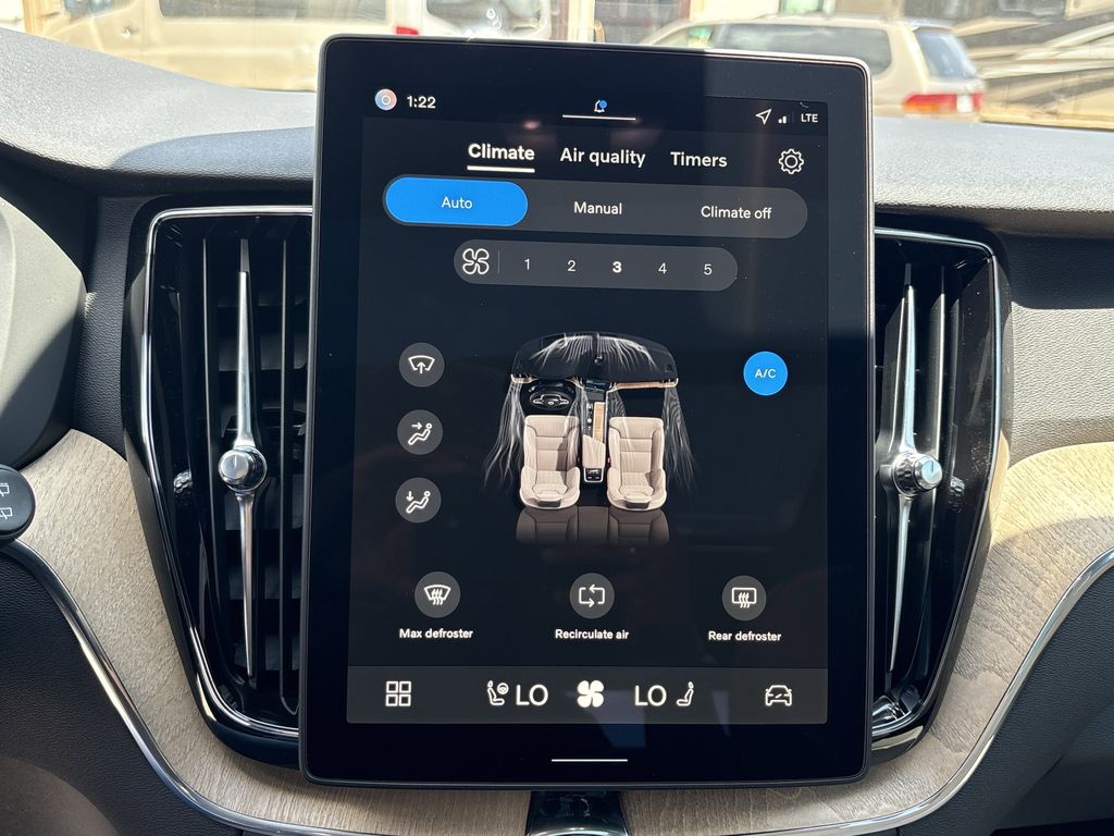 New 2026 Denim Blue Volvo B5 AWD Plus image 21