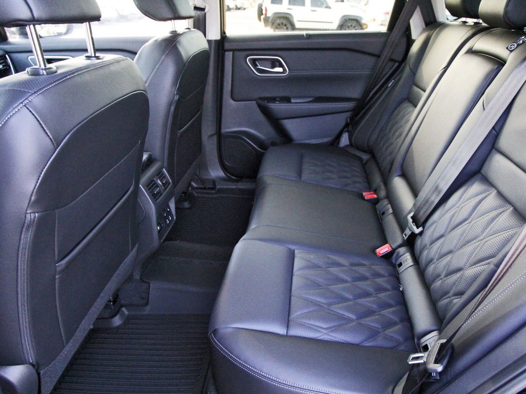 2026 Nissan Rogue Platinum - 5