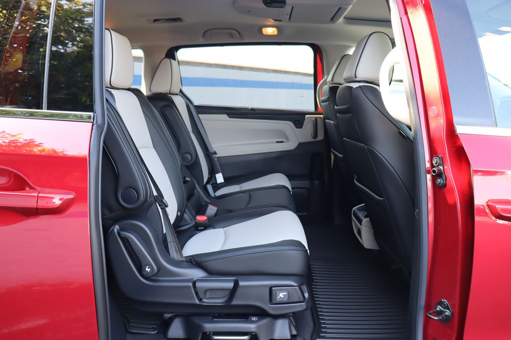Thumbnail: 2026 Honda Odyssey - 14