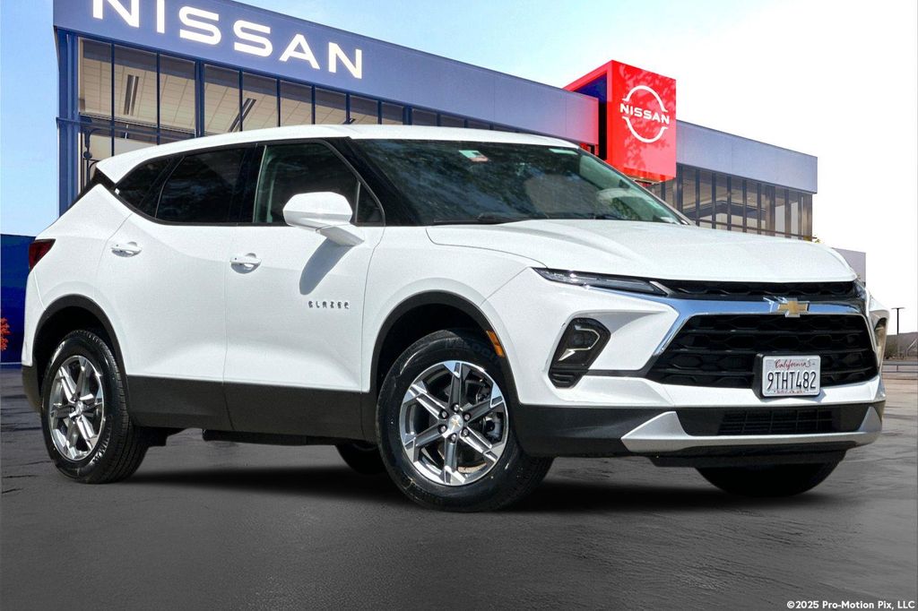2025 Chevrolet Blazer 2.0T 2LT AWD's photo