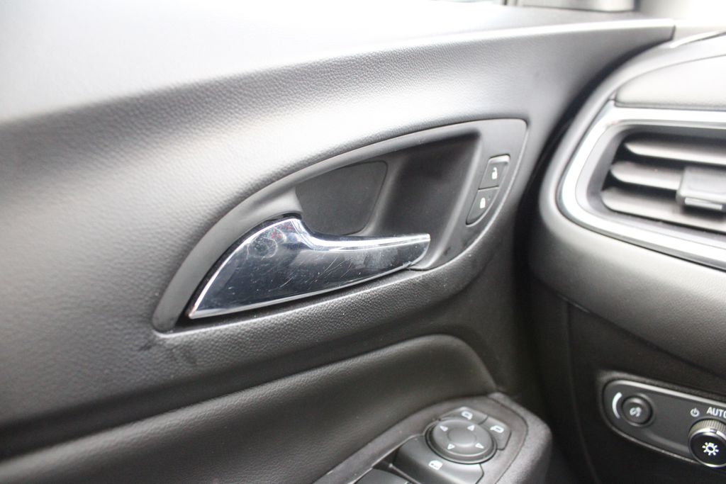 Used 2021 Blue Chevrolet LT image 6