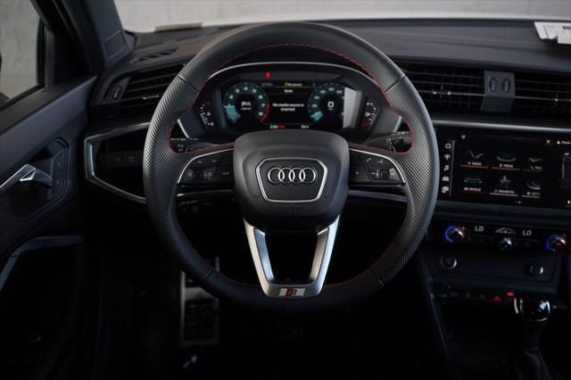 Thumbnail: 2025 Audi Q3 - 9