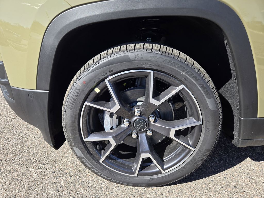 View vehicle photo 6