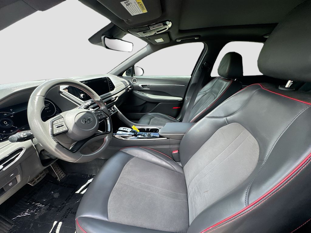 Used 2022 Black Hyundai SEL Plus image 21