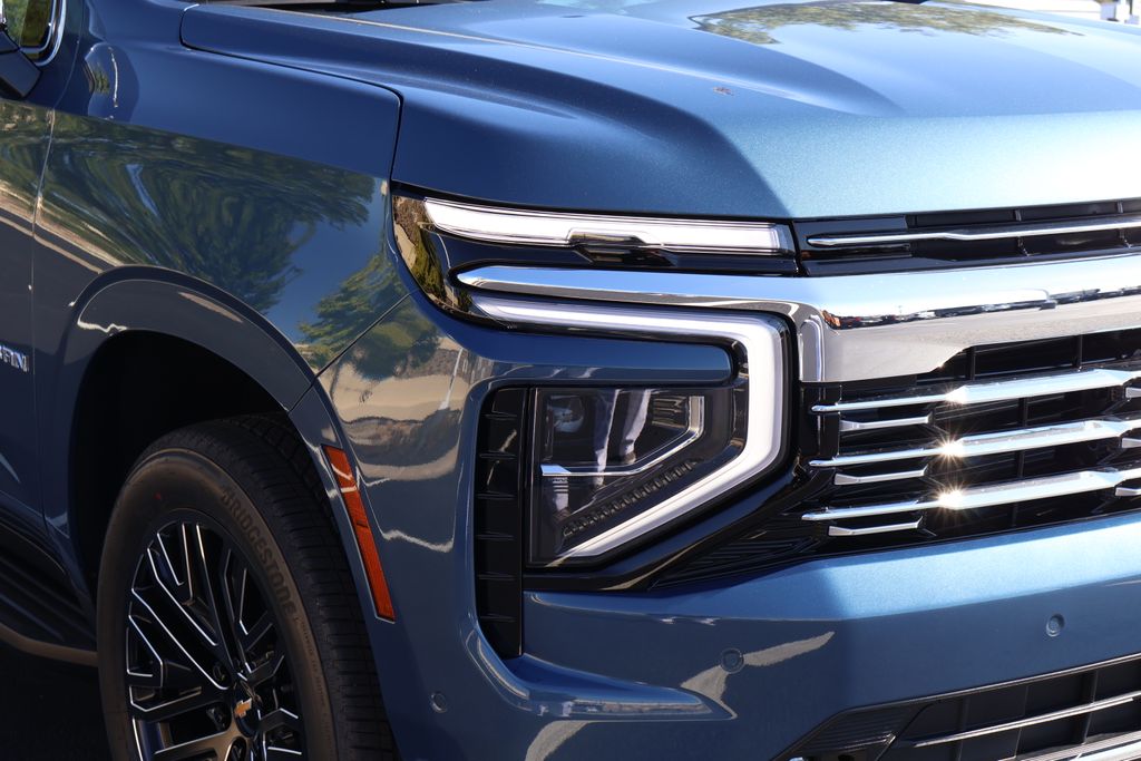 Thumbnail: 2025 Chevrolet Suburban - 3