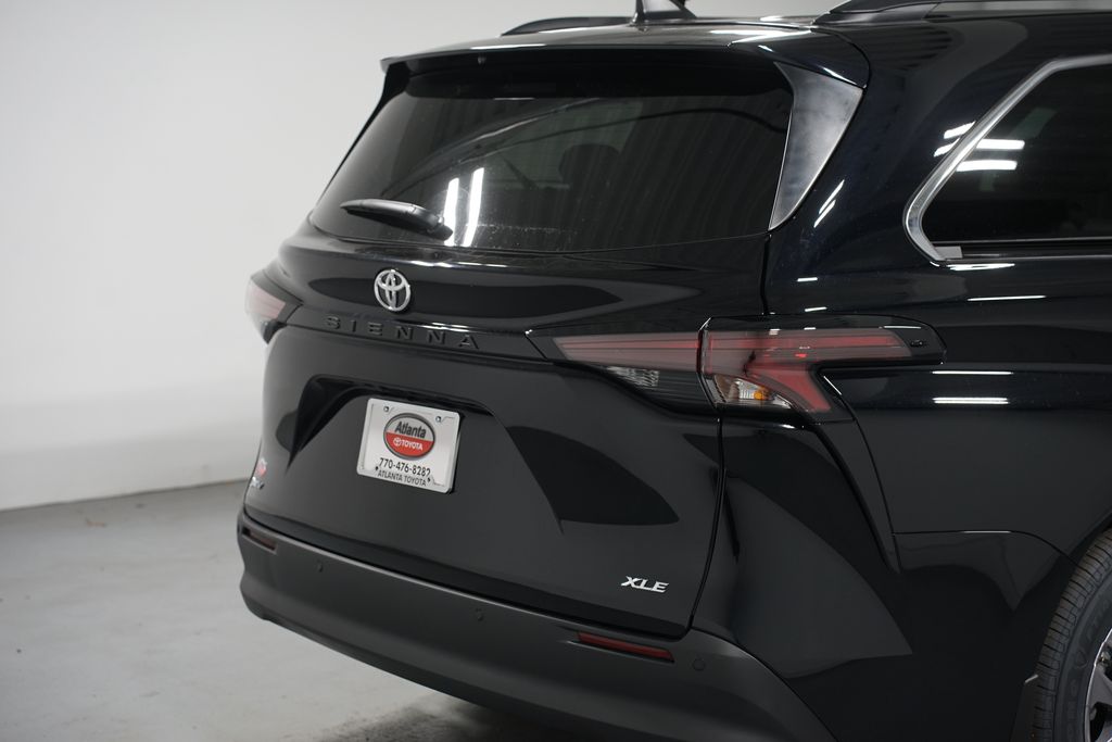 Thumbnail: 2026 Toyota Sienna - 9