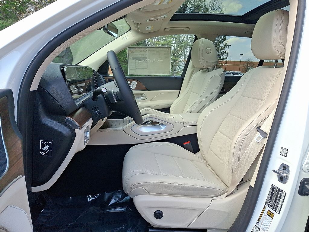 Thumbnail: 2026 Mercedes-Benz GLE - 10