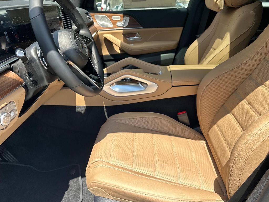 Thumbnail: 2026 Mercedes-Benz GLE - 22