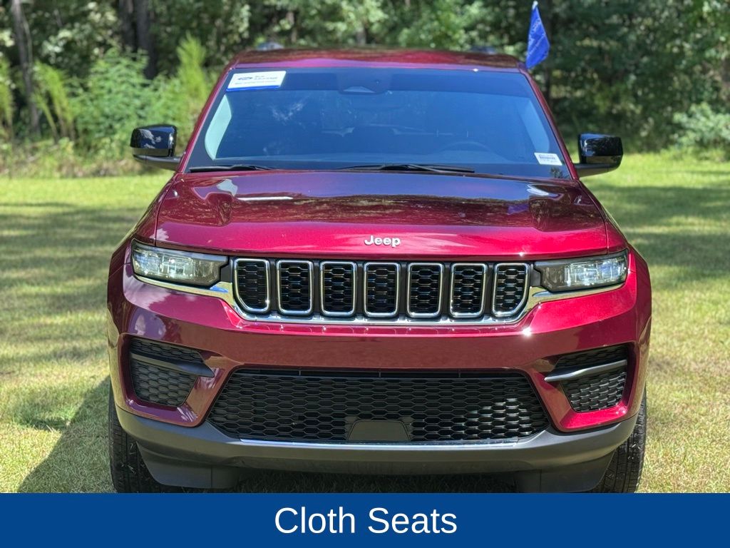 2023 Jeep Grand Cherokee Laredo 4x2