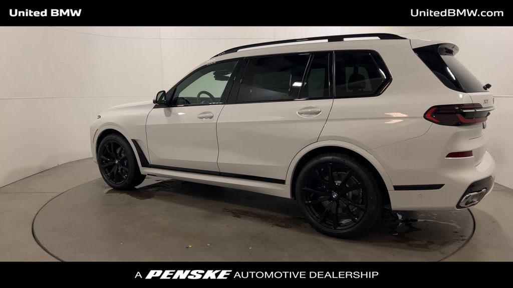 2025 BMW X7 xDrive40i 6