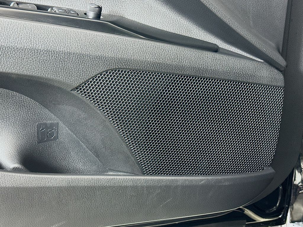 Thumbnail: 2025 Toyota Camry - 18