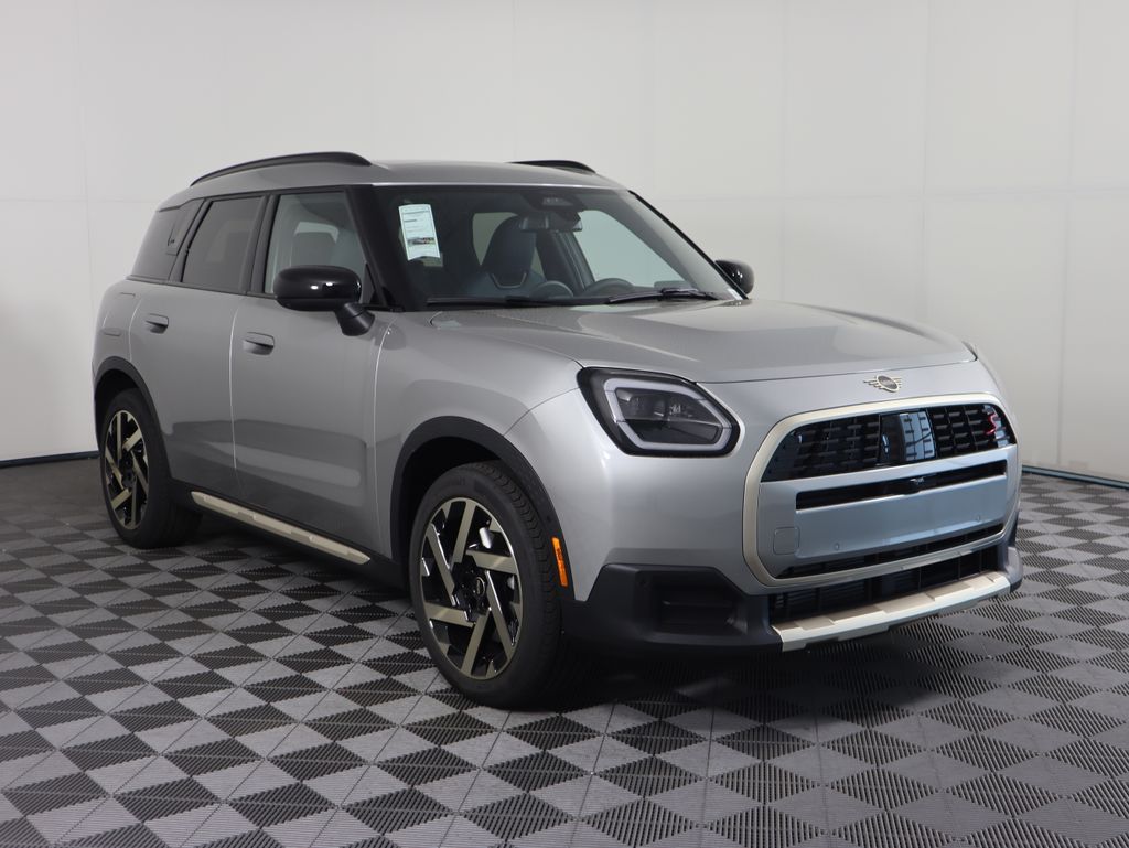 2025 MINI Cooper Countryman Iconic 4