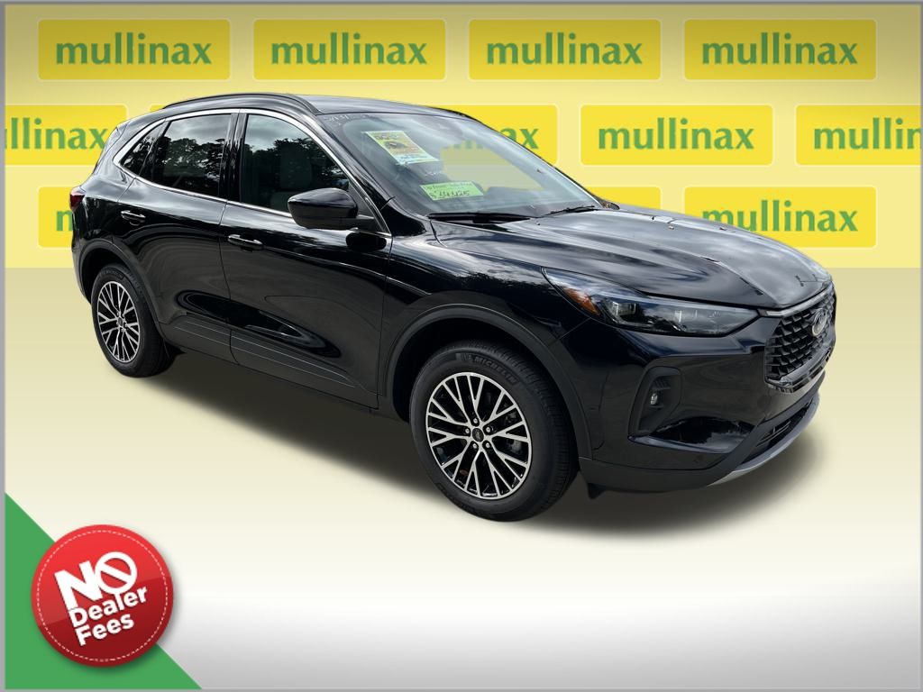 2025 Ford Escape PHEV's photo