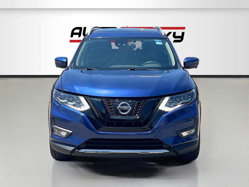Used 2017 Blue Nissan SL image 2