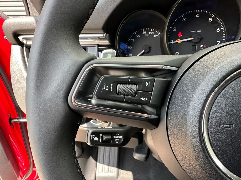 Thumbnail: 2026 Porsche Macan - 19