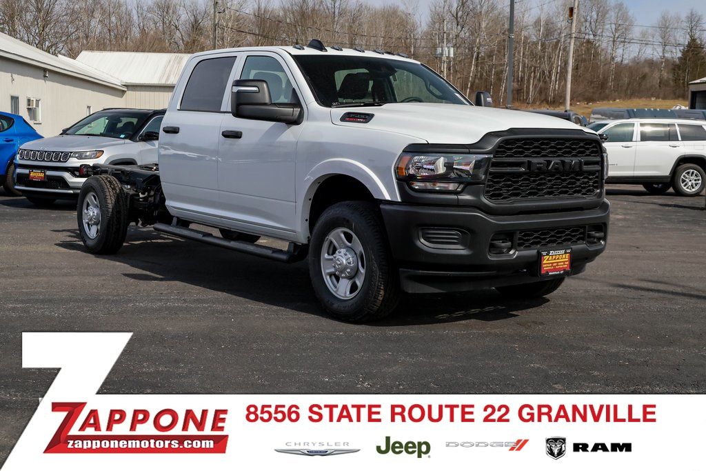 2024 RAM 3500 Chassis Tradesman Crew Cab LB 4WD