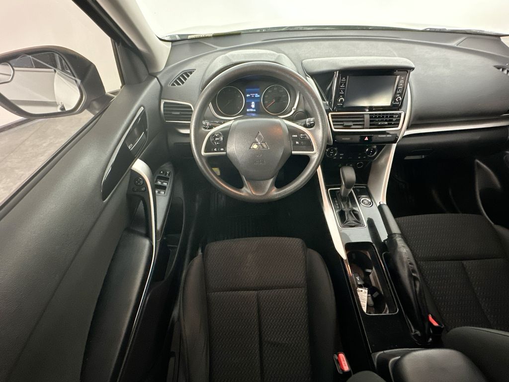 MitsubishiEclipse Cross9