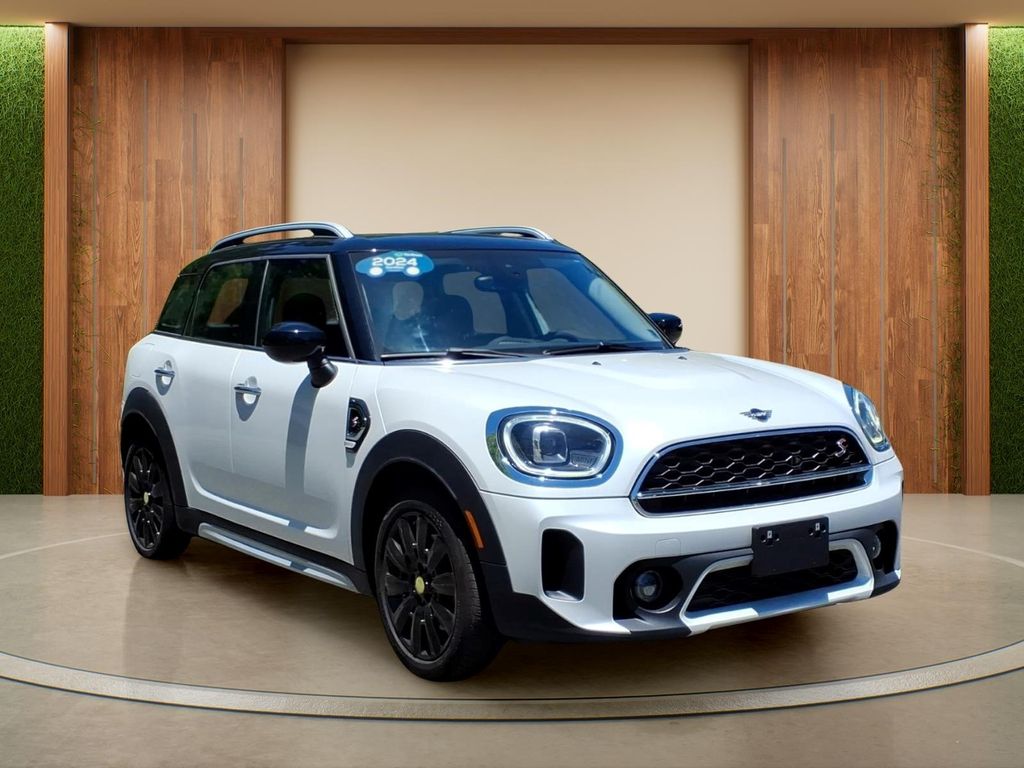 Nanuq White Metallic 2024 MINI Countryman SUV / Crossover Front-Wheel Drive 7-Speed Automatic