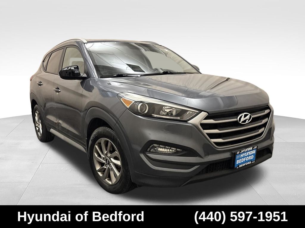 2017 Hyundai Tucson SE - Image 3