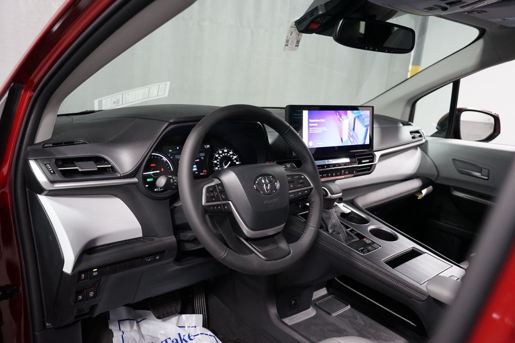 Thumbnail: 2026 Toyota Sienna - 11