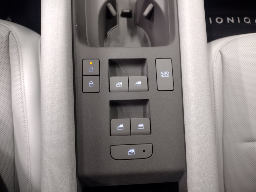 2025 Hyundai IONIQ 6 Limited