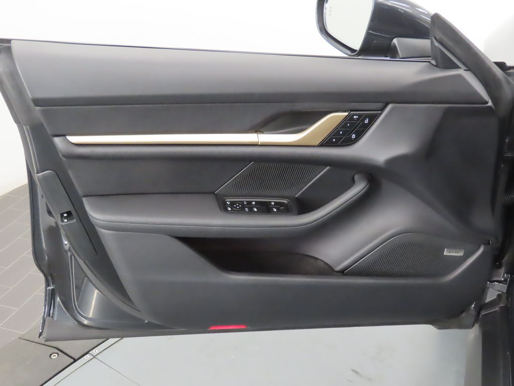 Thumbnail: 2025 Porsche Taycan - 32