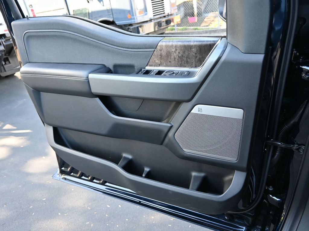 2025 Ford F-350 Super Duty LARIAT
