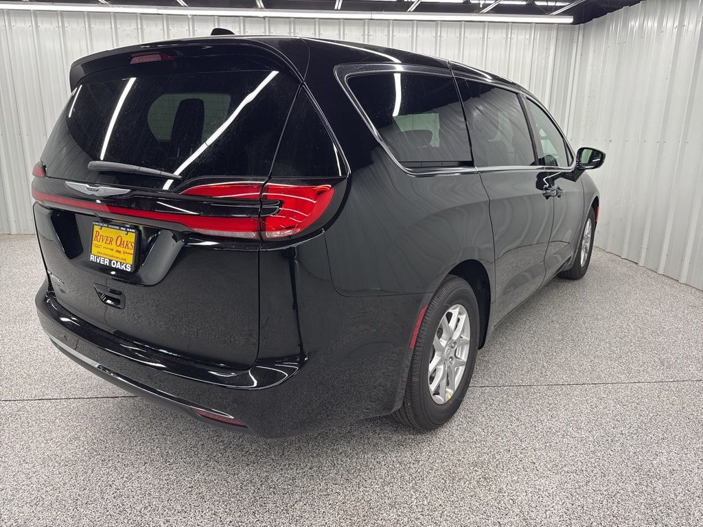 2026 Chrysler Pacifica Select - 5