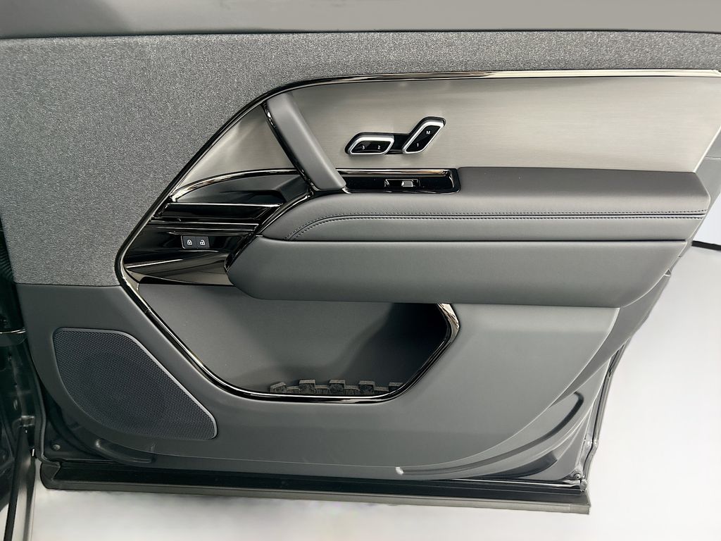 Thumbnail: 2026 Land Rover Range Rover Sport - 24