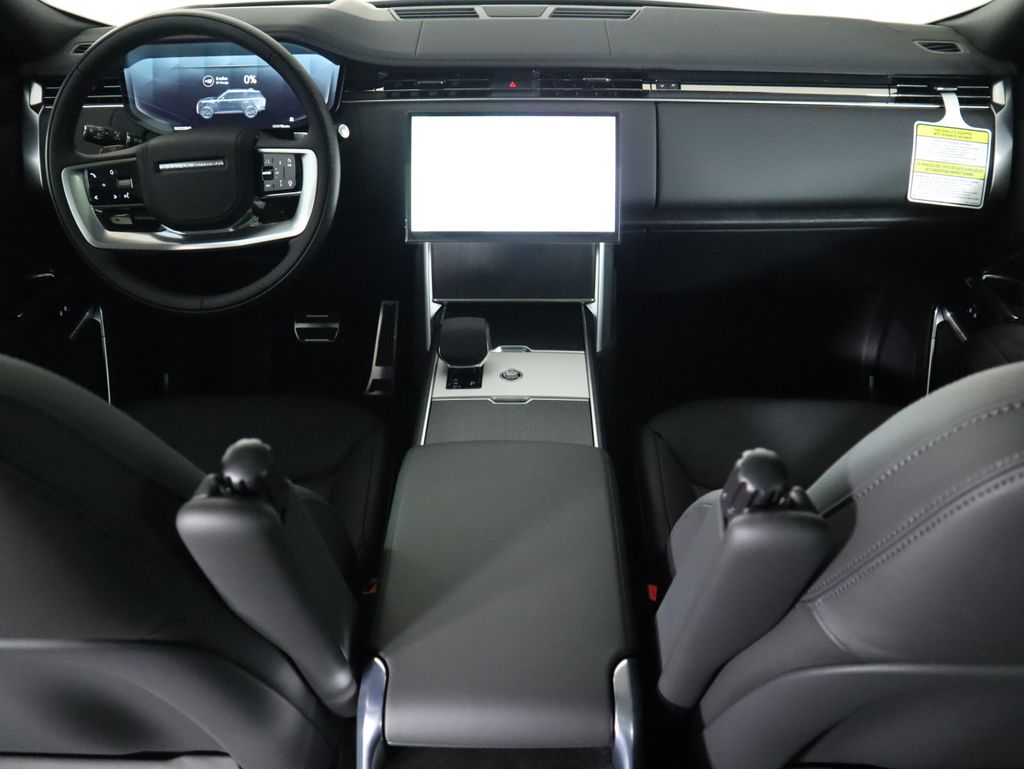 2025 Land Rover Range Rover SE 14