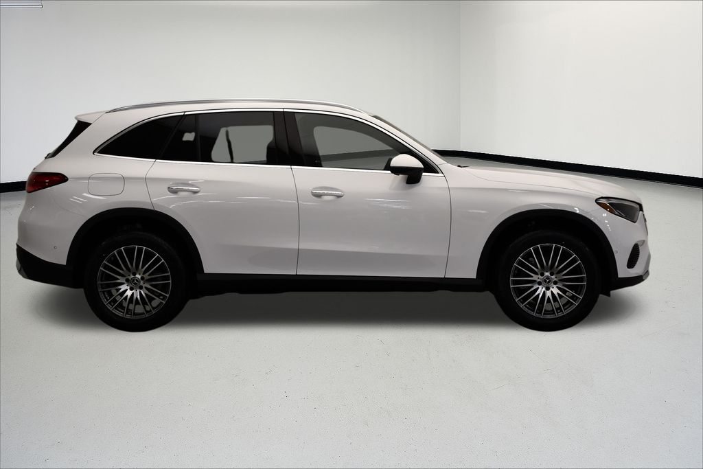 Thumbnail: 2025 Mercedes-Benz GLC - 6