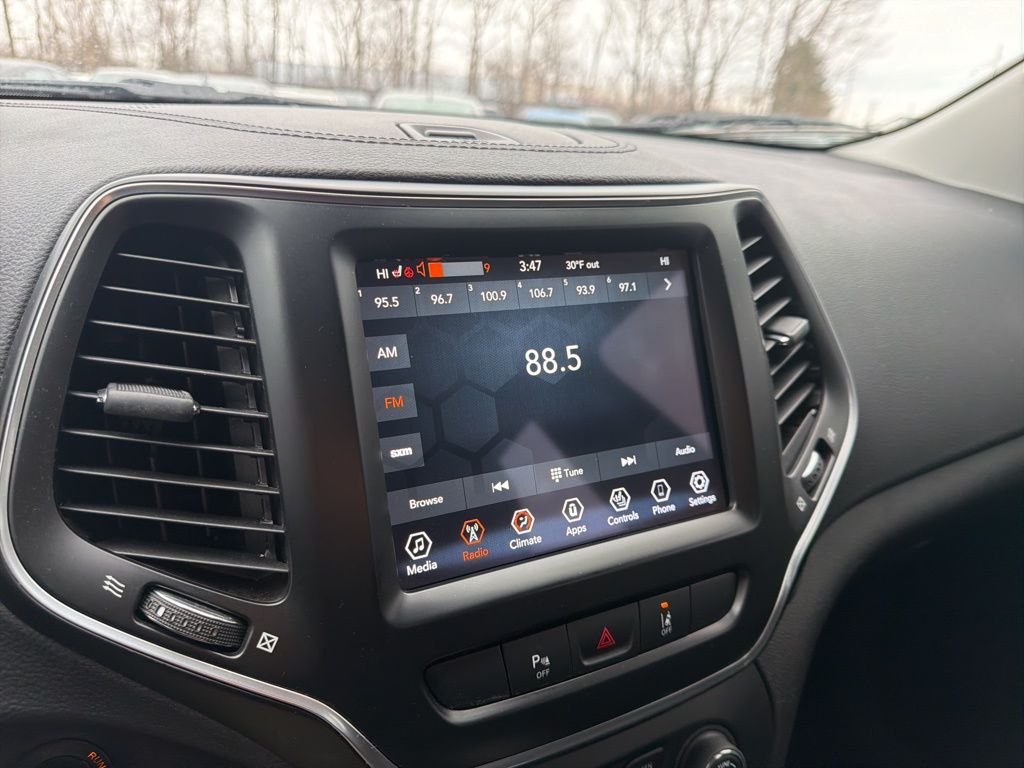 Thumbnail: 2021 Jeep Cherokee - 29