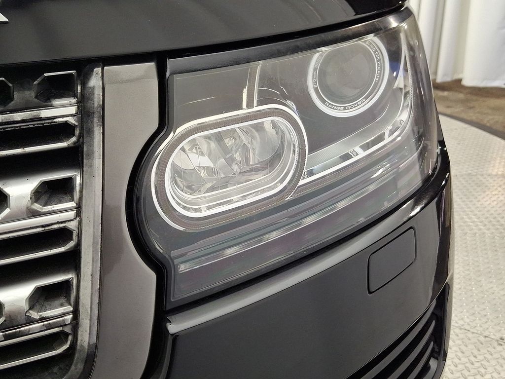 Thumbnail: 2017 Land Rover Range Rover - 9
