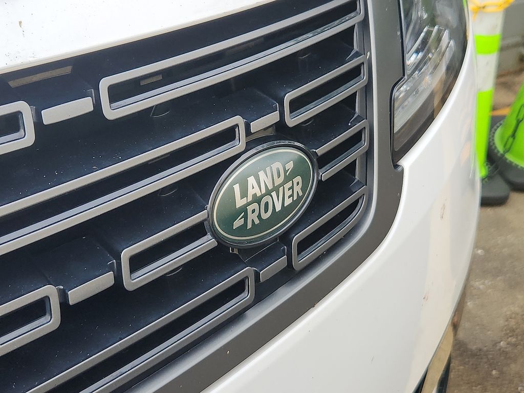 Thumbnail: 2024 Land Rover Range Rover Sport - 4