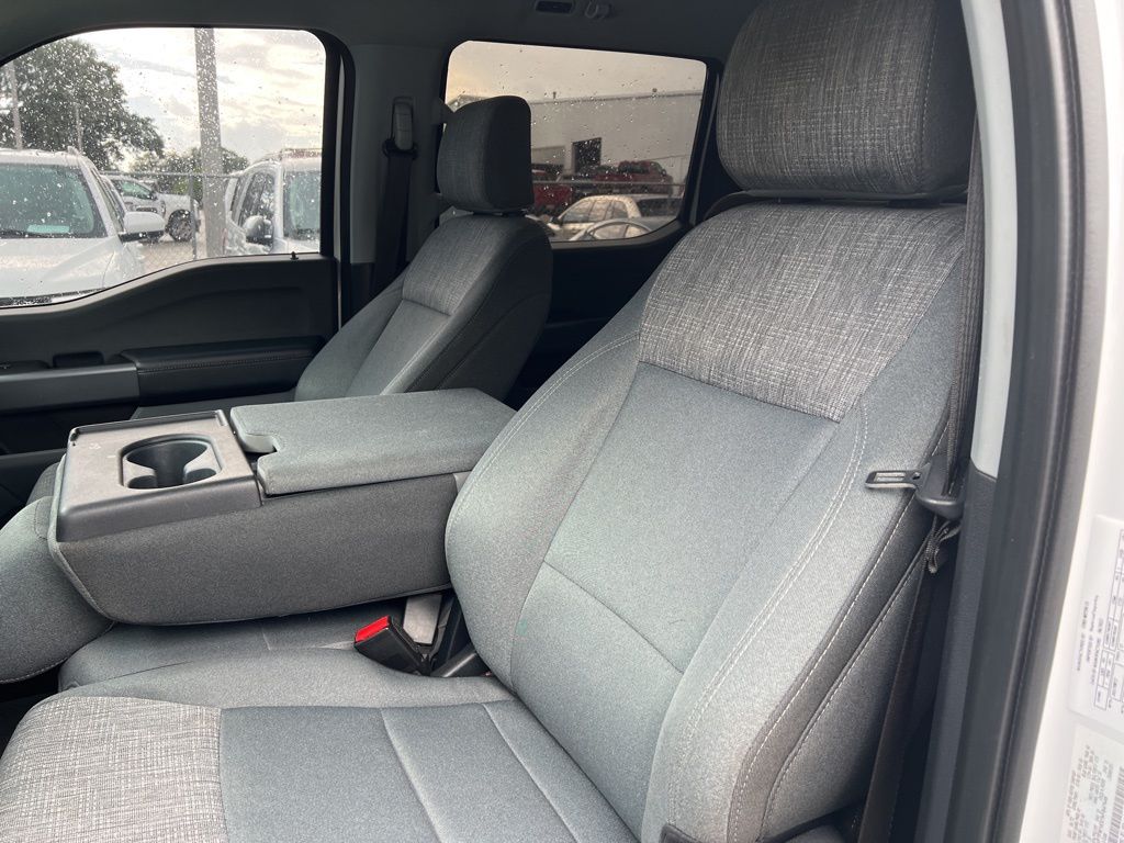 2022 Oxford White Ford F-150 XLT 4X4 Truck