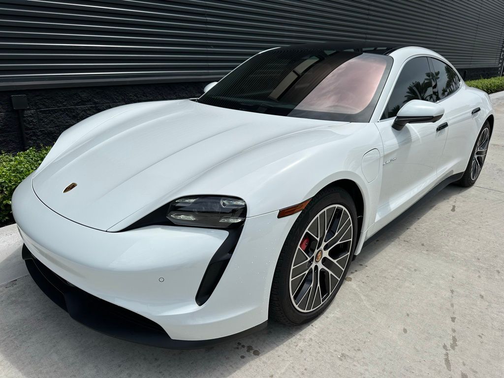 Thumbnail: 2022 Porsche Taycan - 6