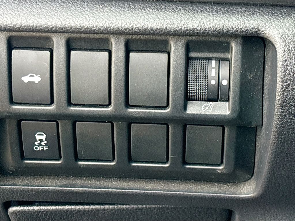 Used 2023 Silver Subaru Base image 10