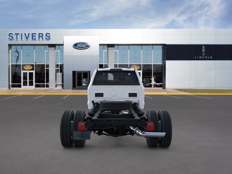 2026 Oxford White Ford Super Duty F-550 DRW XL RWD Chassis