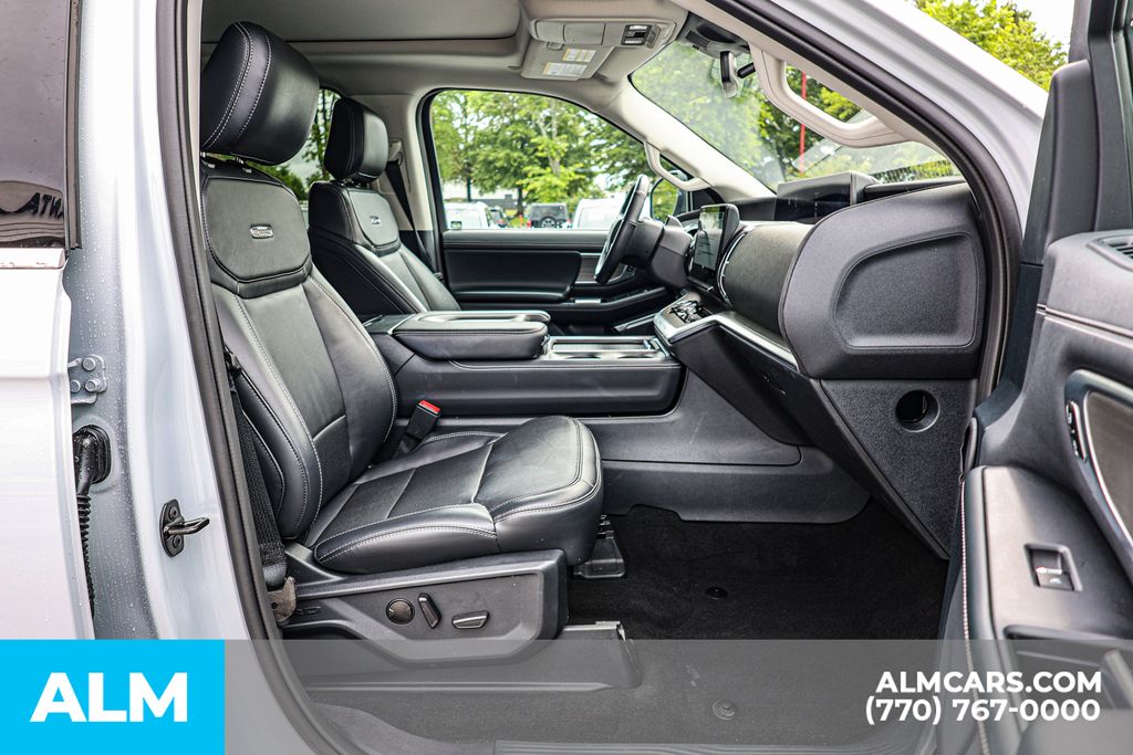 Used 2025 Silver Ford Platinum image 22