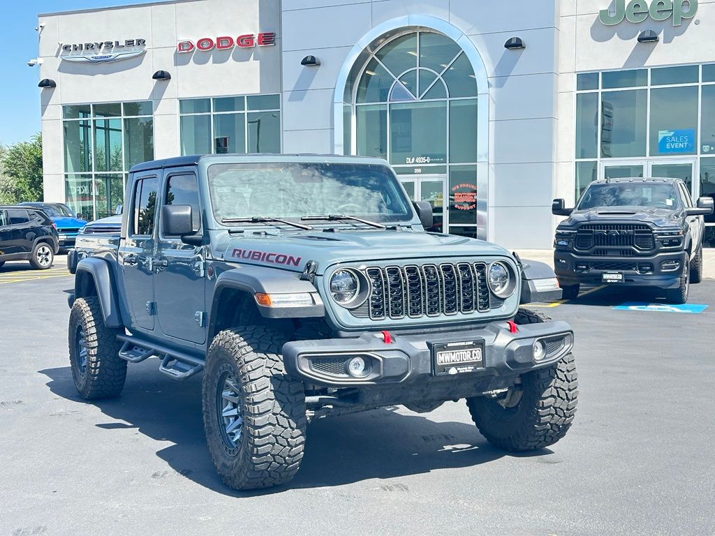 Anvil Clear Coat 2024 Jeep Gladiator Pickup Truck Four-Wheel Drive 8-Speed Automatic