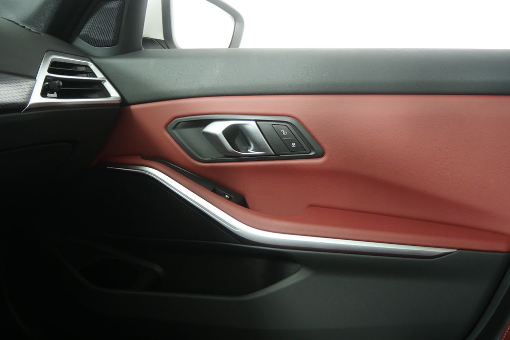 Thumbnail: 2025 BMW 3 Series - 26