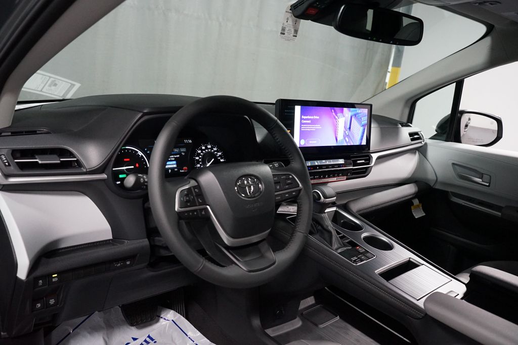 Thumbnail: 2026 Toyota Sienna - 11