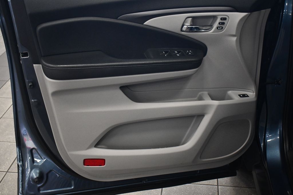 Thumbnail: 2021 Honda Pilot - 15