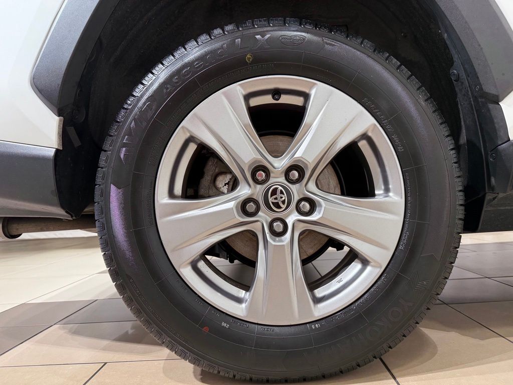 Thumbnail: 2024 Toyota RAV4 - 9