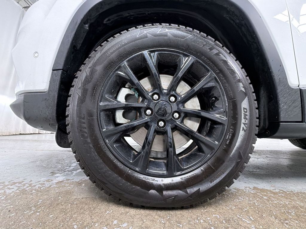 Used 2023 Jeep Cherokee SUV