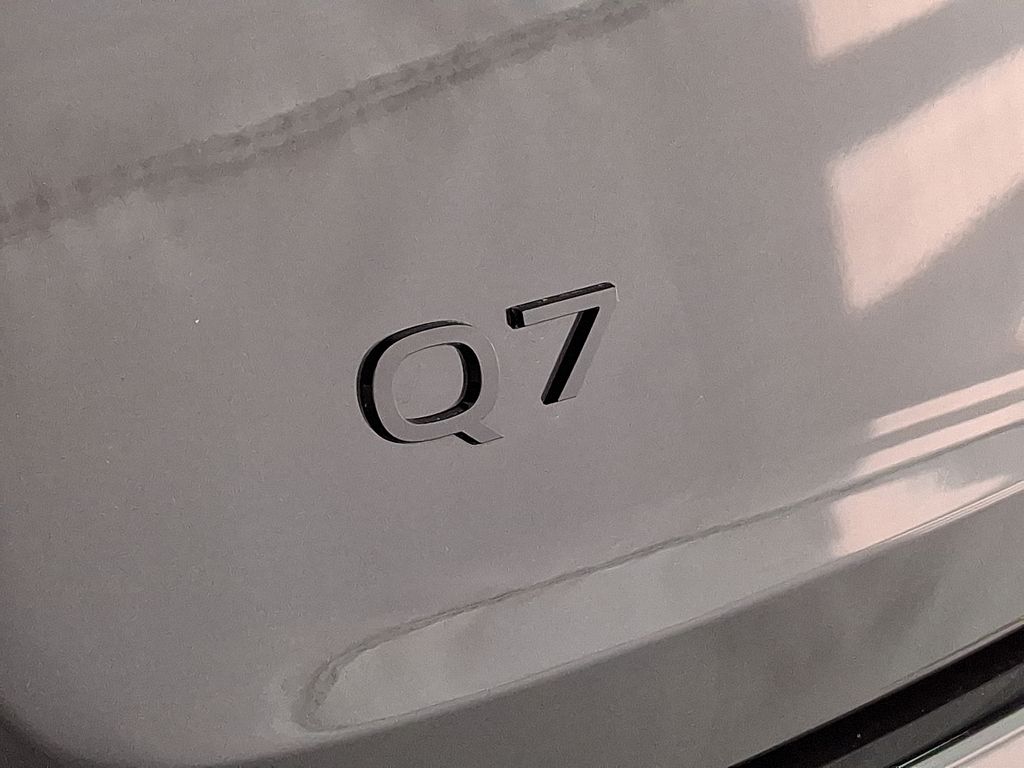 Thumbnail: 2026 Audi Q7 - 16